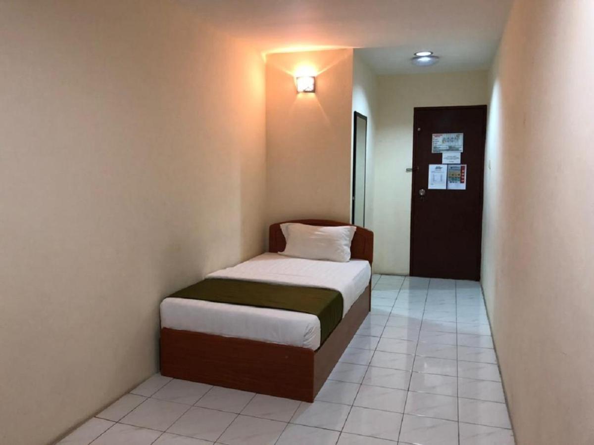 Hotel Sarina Mukah Exteriör bild